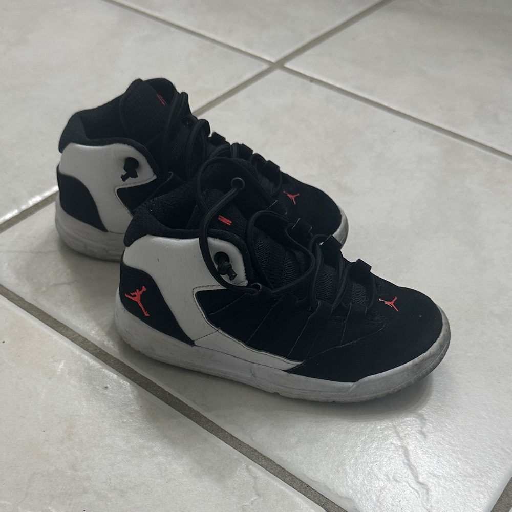Jordan Kids Black, White, and Red Sneakers - 9C